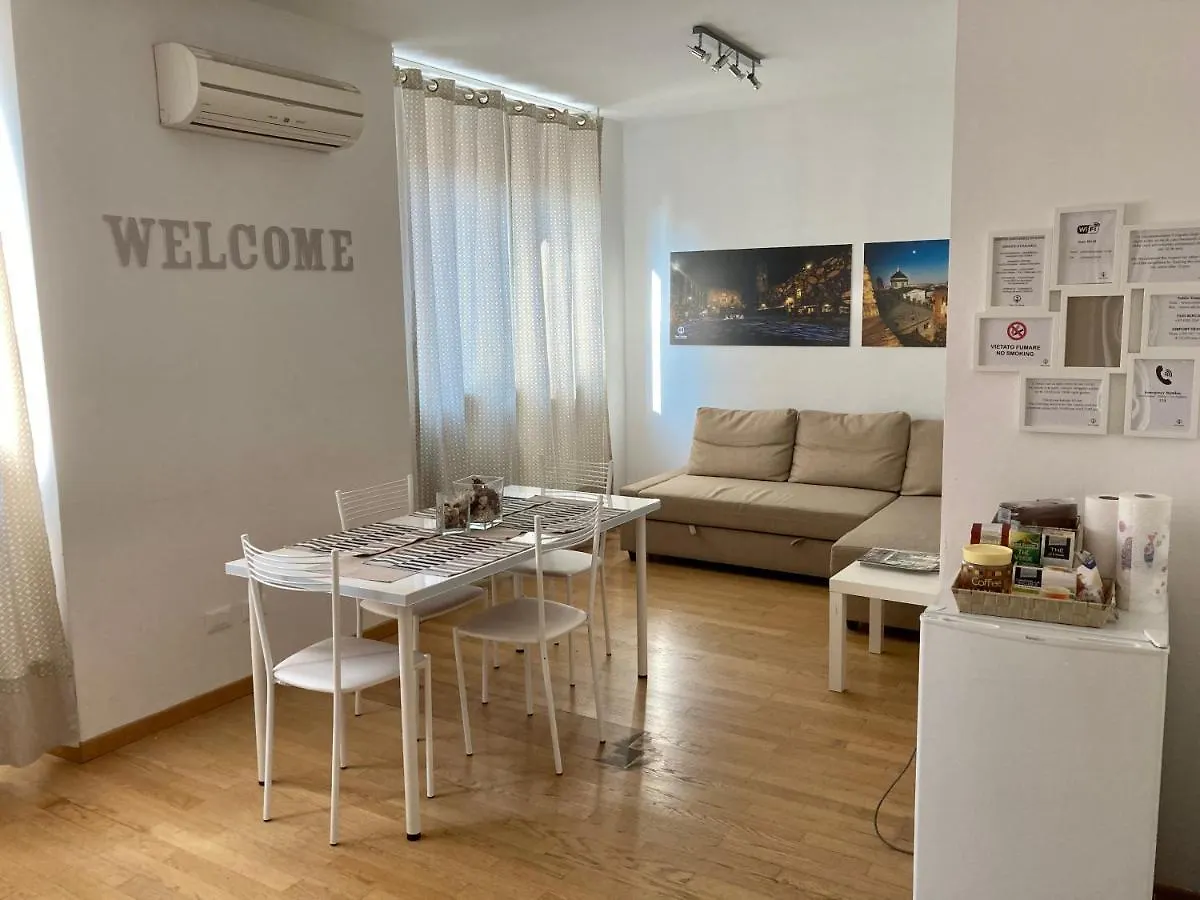 Apartament The Little House In Bergamo