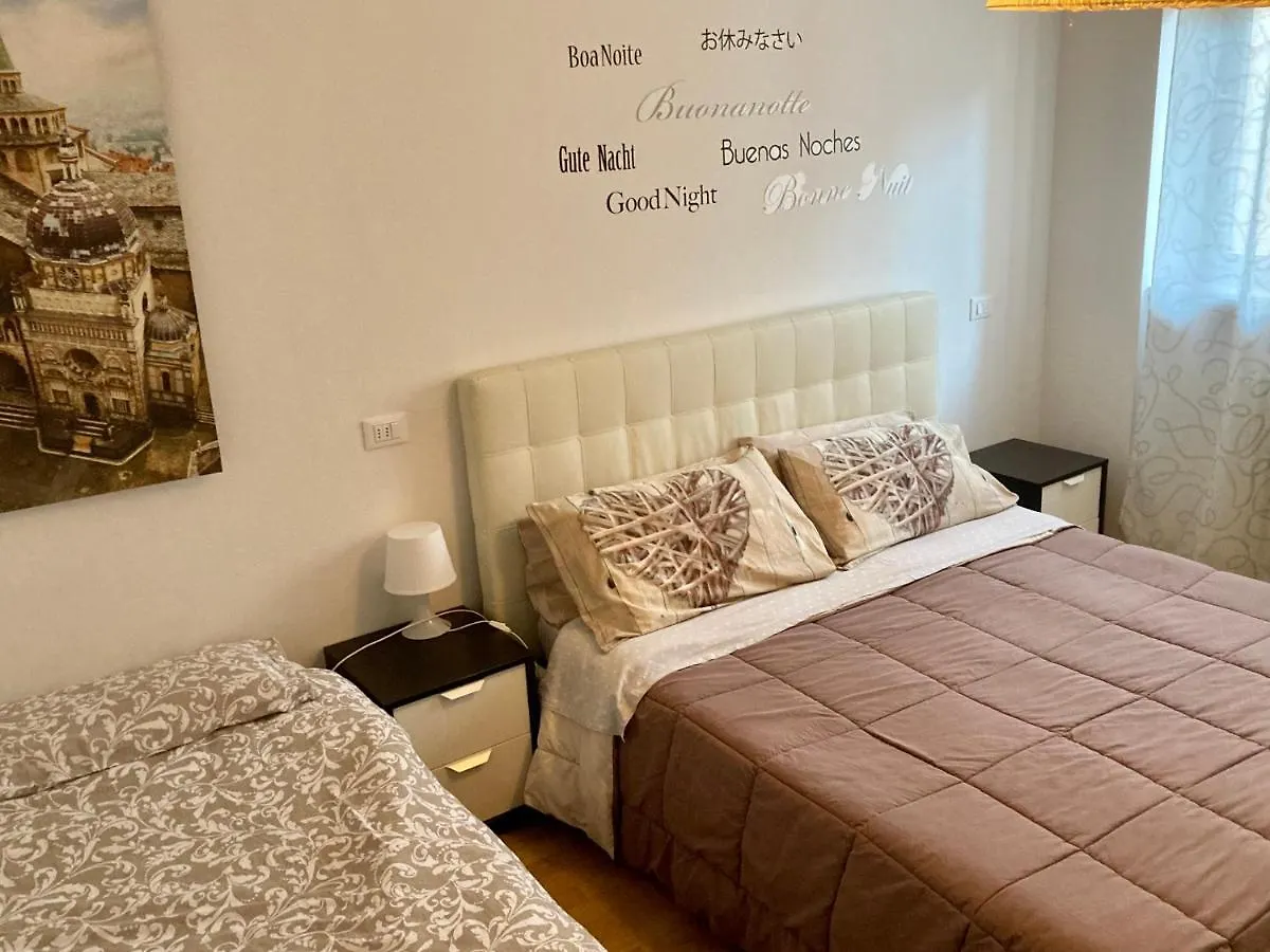 Apartament The Little House In Bergamo