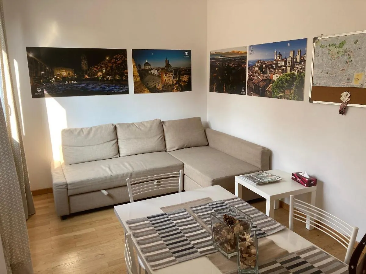 The Little House In Bergamo Apartment