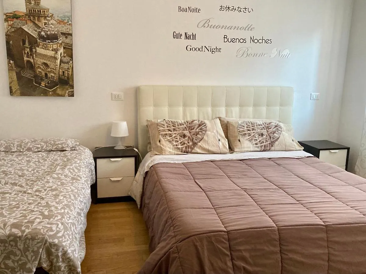 The Little House In Bergamo Apartment