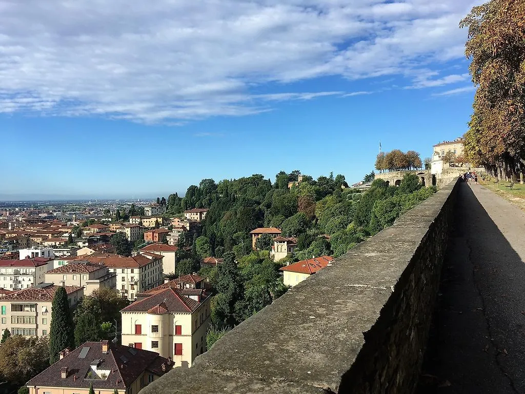 The Little House In Bergamo Apartment 0*,  Italy