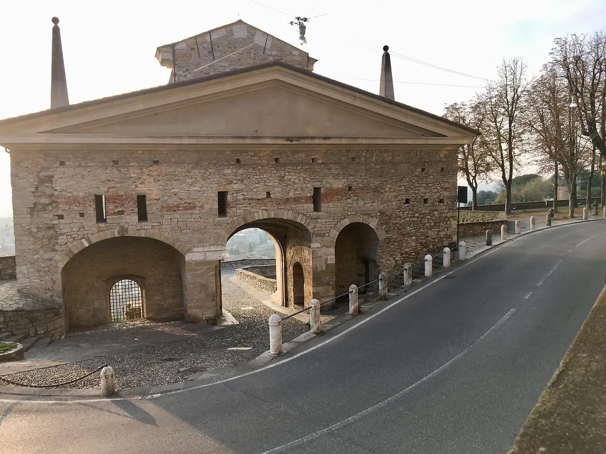 The Little House In Bergamo Apartment
